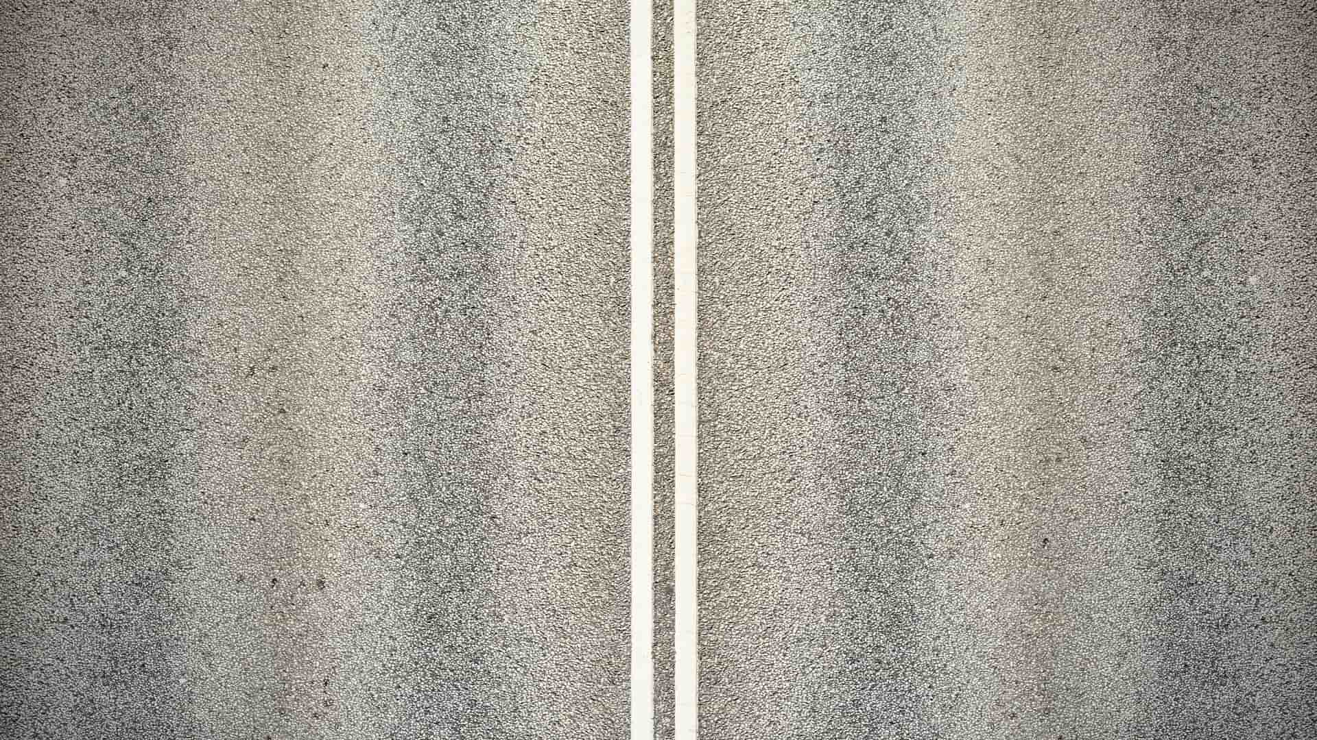 Doble línea recta de carretera simboliza depósitos plazo fijo