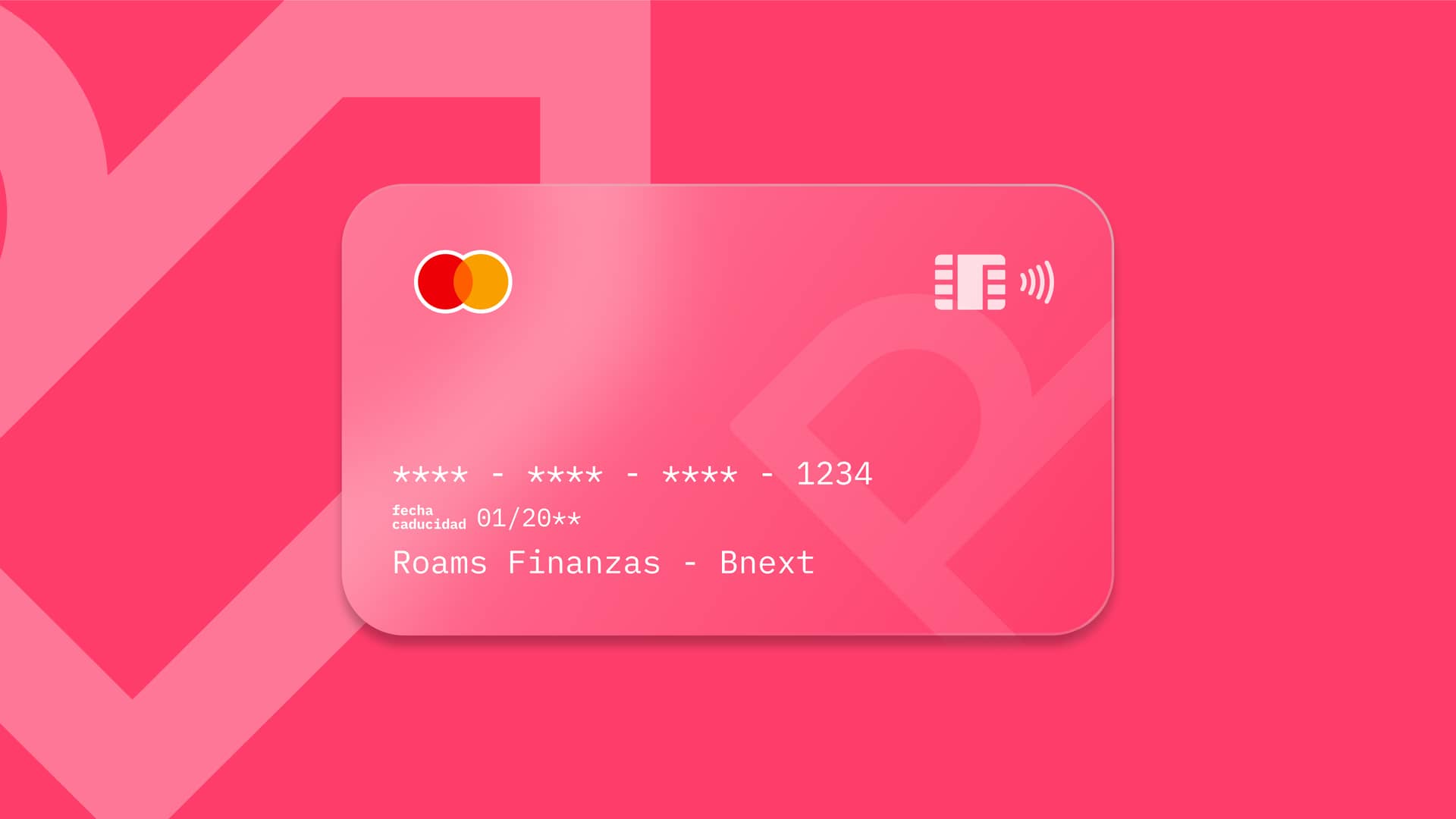 Mujer usando tarjeta de crédito con su smartphone para comprar online