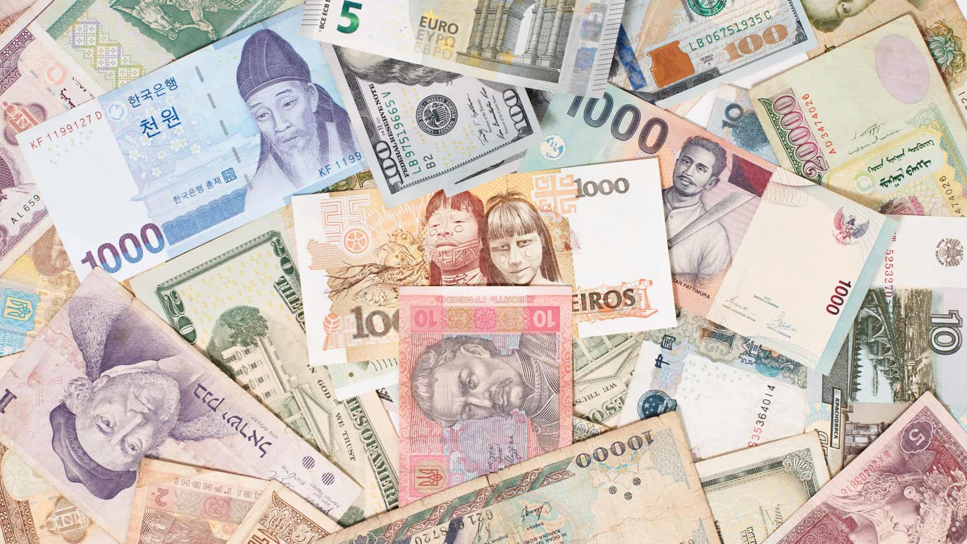 Diferentes billetes del mundo representa cambio de divisas revolut